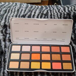🔥 Morphe – 18H “Heatseeker” Eyeshadow Palette 🌅